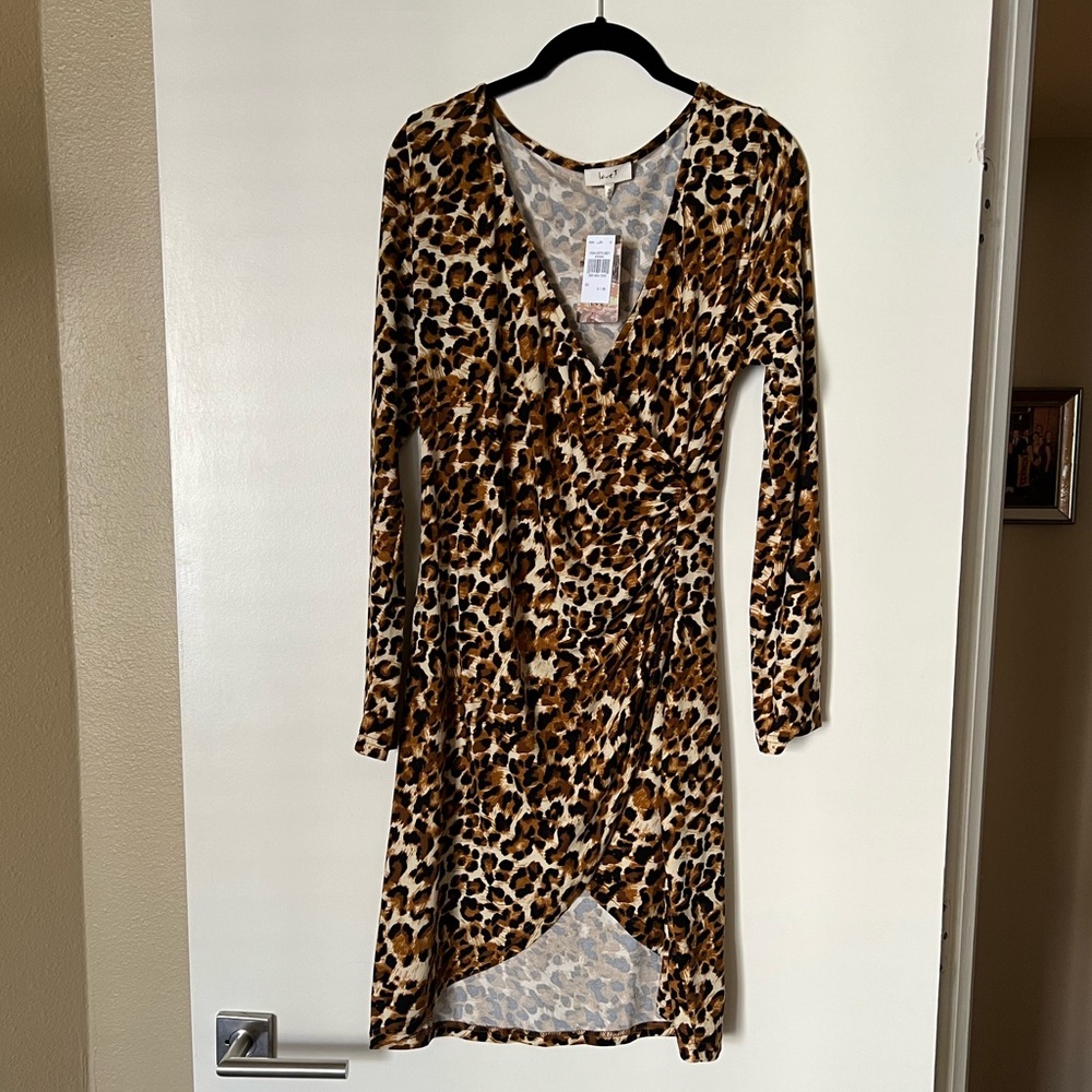 Love T, size XL, animal print wrap dress.